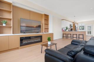 Newly Built 3BR Townhome - Rooftop Patio and Garage - 5