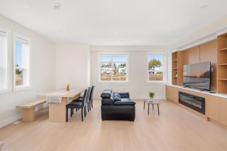Newly Built 3BR Townhome - Rooftop Patio and Garage - 1