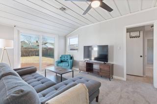 Vintage Chic Cottage · King Bed & Large Deck - 3