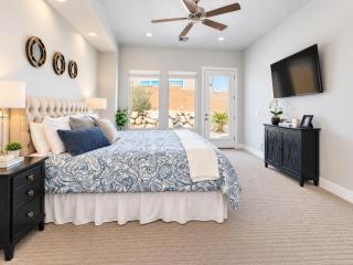 Casa Del Osos with Yard Pool and Spa - 9