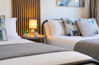 Walsall Near Centre with Free Private Parking - Great for Contractors, Groups & Families - 9