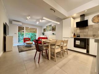 Granitowa Homely Apartment with Garden by BookingHost - 6