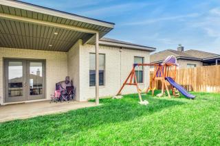 Play & Unwind! Home w/ Fenced Yard in Amarillo - 7