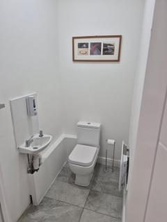 Contractor, NHS, Family Long Stay House with Parking & Fast WiFi in Willenhall - 5