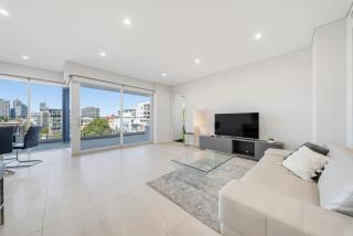 High-quality and Spacious West Perth 2BR Near Kings Park & CBD - 1