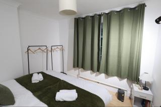 4-Bed Corporate House with Private Annex Workspace - 1
