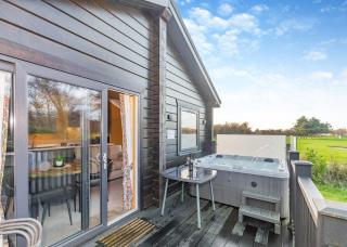 Snainton Luxury Lodges - 6