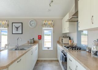 Larkrise Farm Lodges - 8