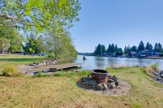 Lake Tapps Getaway w/ Private Fishing Dock! - 0