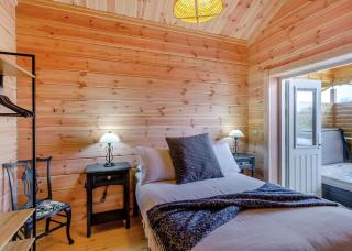 Holly Tree Lodges - 2