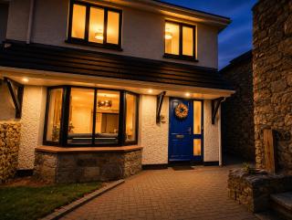 Ardee Retreat - Sleeps 6, Group Stays, Garden, Walk to Town - 9