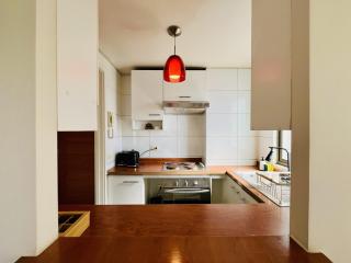 Modern Urban Loft - City Views - 4
