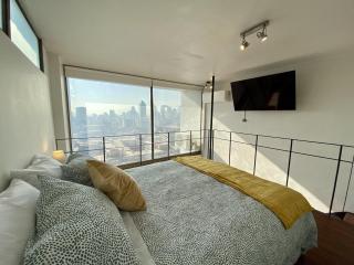 Modern Urban Loft - City Views - 8