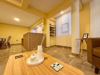 Centrally located with 2 queen bedrooms cozy and comfortable - 1