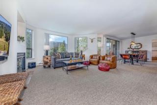 Mountain View Penthouse- 2BR Oasis at the Marquise in Whistler - 0