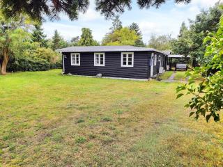 6 person holiday home in Fårevejle - 0