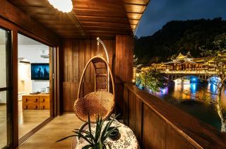 Fenghuang Color River View Villa - 7