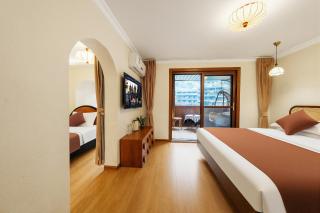 Fenghuang Color River View Villa - 2