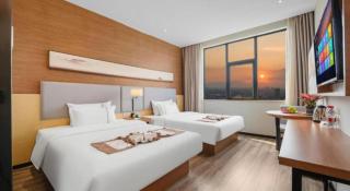 JTOUR Inn Yulin Railway Station Industrial Products Market - 1