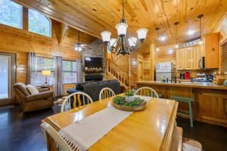 Honey Bear - 1BR Cabin & Hot Tub - 4