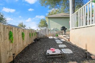 Delores A by Vantura Stays - 3BR Home with Fire Pit and Fenced Yard - 1