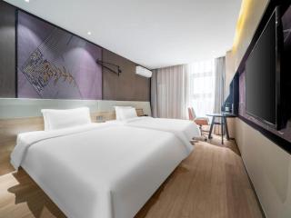 IU Hotels· Tianjin Houtai Chengjian University Haitai Industrial Park - 5