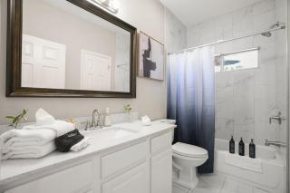 Cozy 2BR Guest House with Private Yard BBQ Sleeps 9 - 3