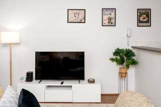 Charming 2BR Prime Hay St Central - 8
