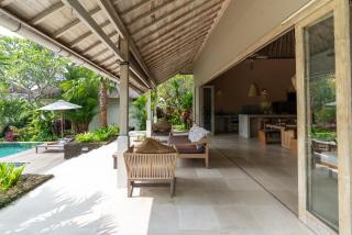 Villa Bodhi Kulture - Huge 5 BR Luxury Villa for Families & Groups in Canggu - Bali - 4