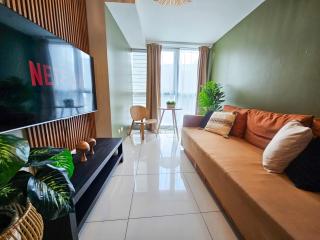 Cozy 3 Bedroom in Uptown Parksuites - Near Mall, Restaurants and Supermarket - Manilla - 6