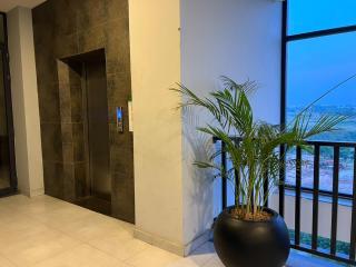 Skypark One Gulberg Greens Luxury 2 Bedroom Family Apartment - 7
