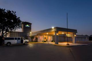 Days Inn by Wyndham Hillsboro TX - 9