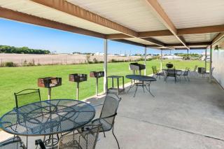 Days Inn by Wyndham Hillsboro TX - 4