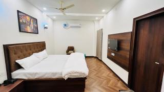 Gulmohar Hotel - 8