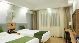 GreenTree Inn Express Hainan Haikou Haixiu Zhong Road - 2