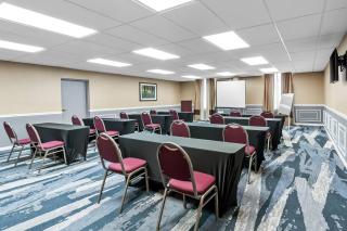 Comfort Suites Near Potomac Mills - 4