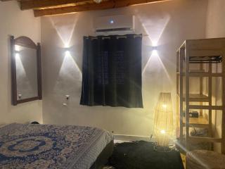 Blue Door House - 4