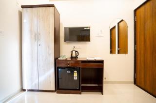 46 Elite Elegant Deluxe Rooms - 5