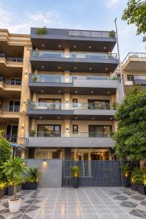 Liv Regalia - Corporate Bizz near One Horizon on Golf Course Road - 0