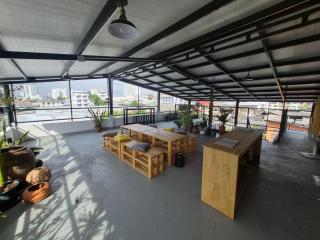 Buddies Home - 1
