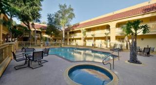 Super 8 by Wyndham Corpus Christi Northwest - 5
