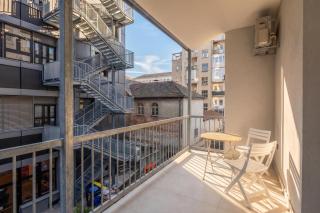 Boutique Downtown Studio Apartments - 2
