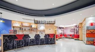 ibis Chengdu East Railway Station Hotel - 1