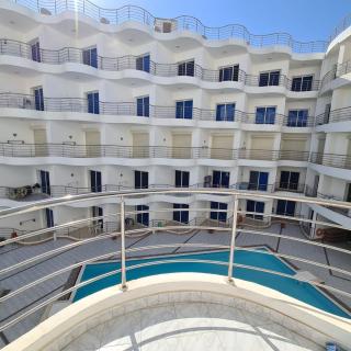 Apartment pool view - 0