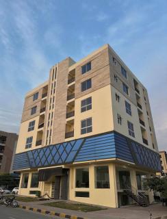 Modern Studio Apartment with Free Parking in B-17 - 9