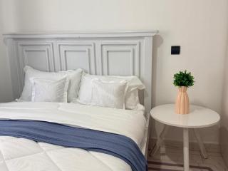 Elora House - 8