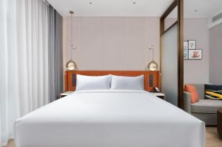 Home2 Suite by Hilton Tangshan South Lake - 1