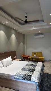 Thelayovergurgaon - 7