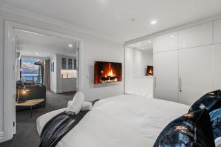 Modern Spacious Town Center Unit with Lake View - 4