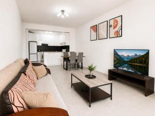 Comfort 2-Bedroom Stay in Central Yerevan - 9